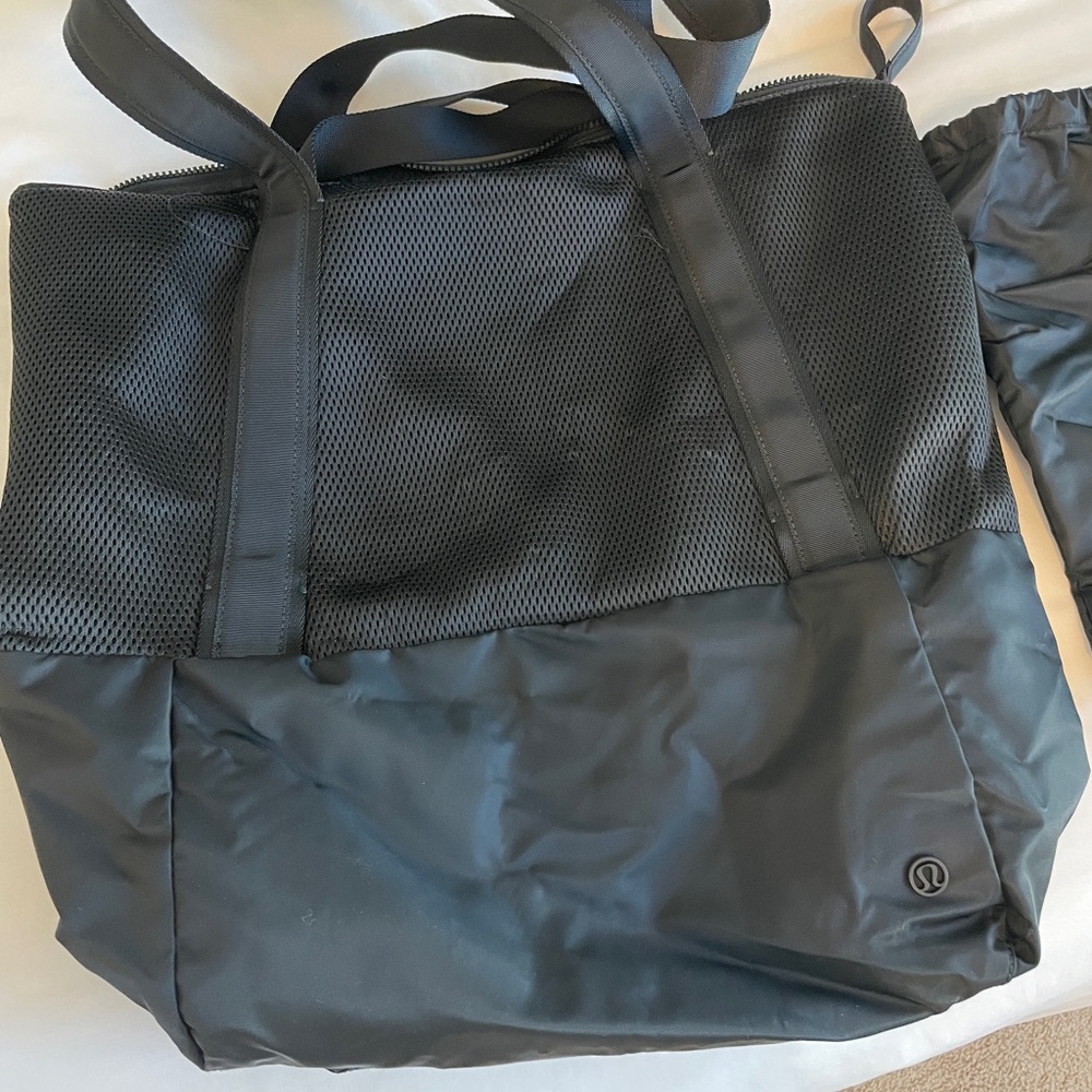 Lululemon Hot Mesh Tote Black